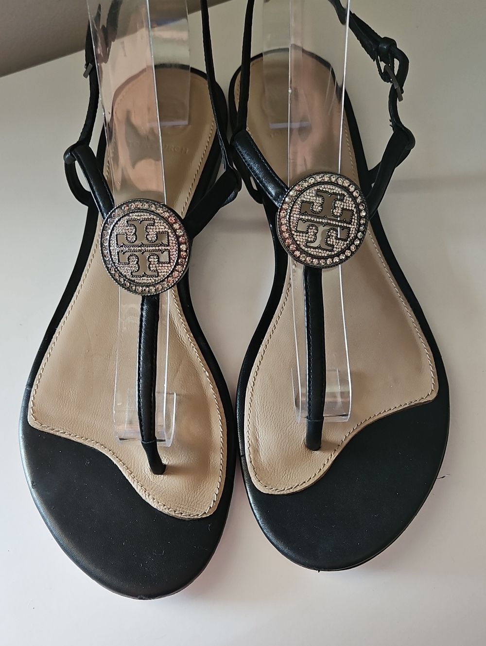 TORY BURCH LIANA BLACK LEATHER SANDALS W/CRYSTAL MEDALLION SZ 8.5